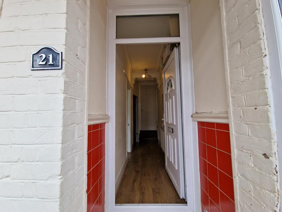 Henley Road Apartment Ilford Exterior photo